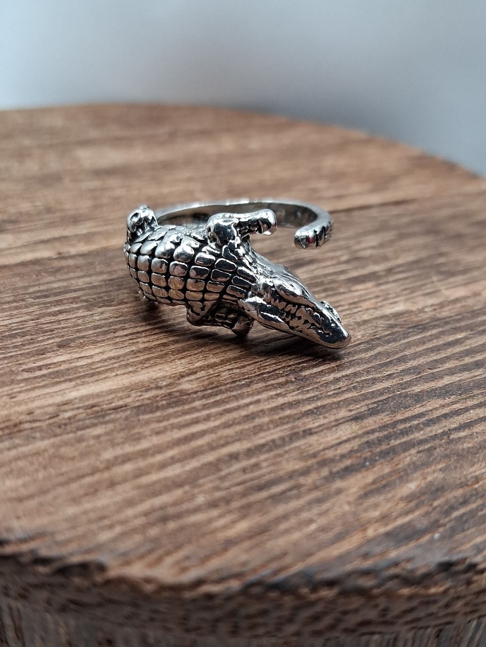 Silver Crocodile Adjustable Ring - Reptile-Themed Jewelry Size 12 R916